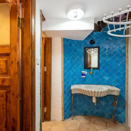 Taksim Antique Aparthotel 3*