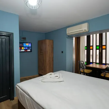 Taksim Antique Aparthotel 3*