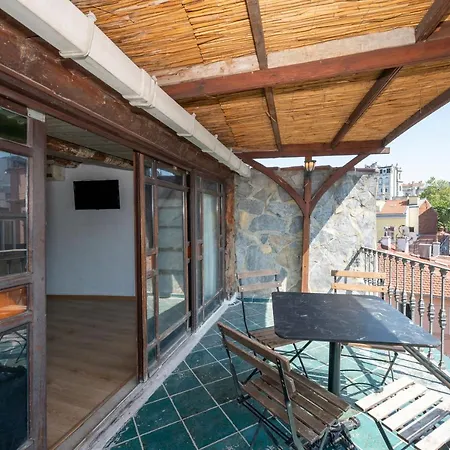 Taksim Antique Aparthotel 4*
