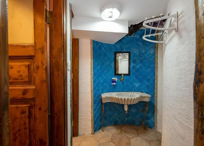 Taksim Antique Aparthotel 3*