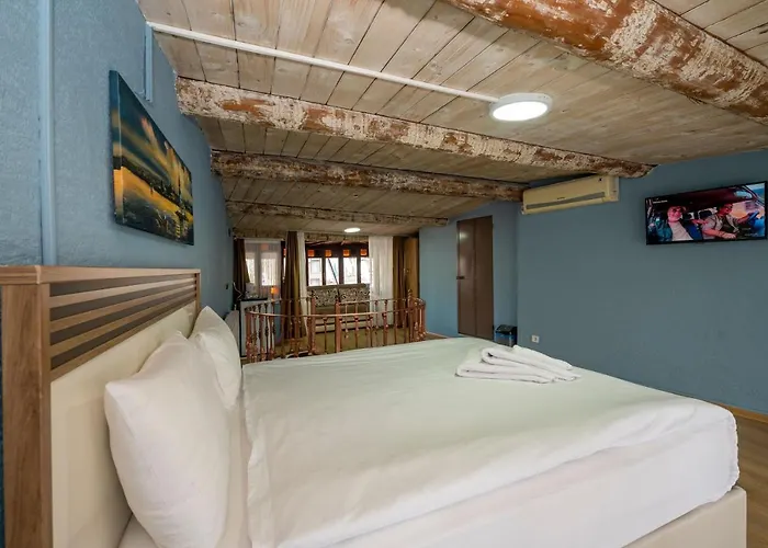 Taksim Antique Aparthotel 3*