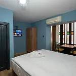 Taksim Antique Aparthotel 3*