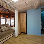 Taksim Antique Aparthotel 3*